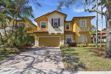Beautifully upgraded 3 bed/2.5 bath town home w/ 2,265 sqft of - photo 2
