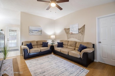 COTTAGE-STYLE, FULLY FURNISHED, MOVE-IN-READY! 3 bedroom, 1 bath - photo 3