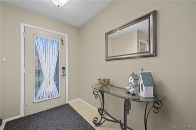 You'll love this beautifully maintained, furnished, 2-bedroom - photo 8