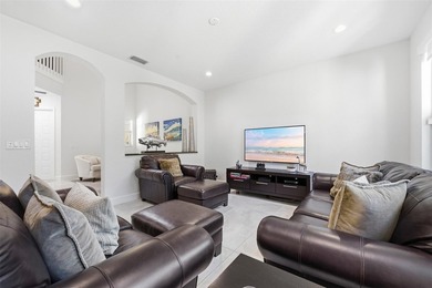 Beautifully upgraded 3 bed/2.5 bath town home w/ 2,265 sqft of - photo 8