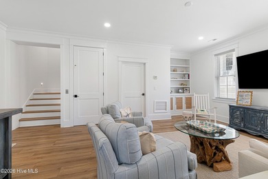 This expansive six-bedroom, six-bathroom estate in The Peninsula - photo 49