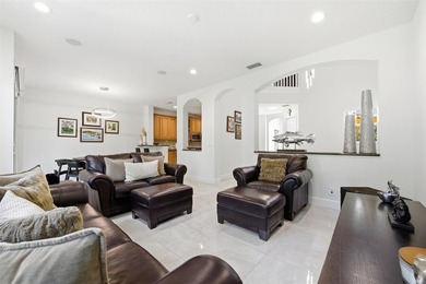 Beautifully upgraded 3 bed/2.5 bath town home w/ 2,265 sqft of - photo 9