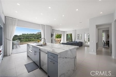 Welcome to a beautifully remodeled and fully furnished - photo 14