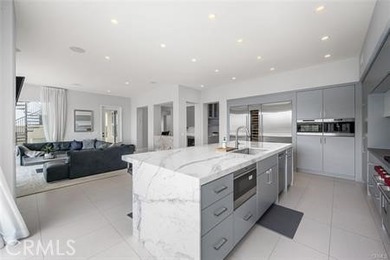 Welcome to a beautifully remodeled and fully furnished - photo 15