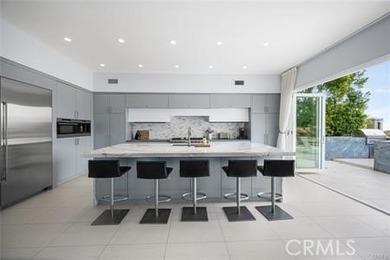 Welcome to a beautifully remodeled and fully furnished - photo 20