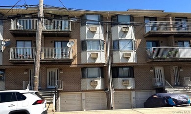 This Condo Style Home Features 2 Bedrooms, 2 Full Baths and - photo 2