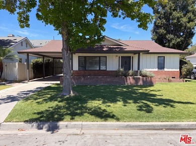 Don't miss 4421 Stanbridge Ave, showcasing fresh interior and - photo 1
