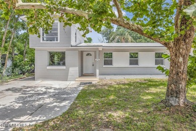 Move-in ready pool home in a prime Jacksonville location! Just - photo 4