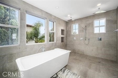 Welcome to a beautifully remodeled and fully furnished - photo 46
