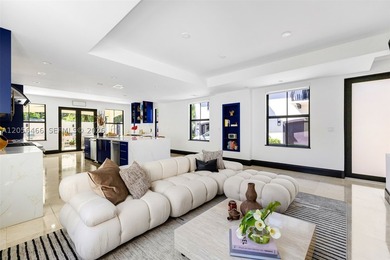 Expansive townhome in the exclusive gated community of Grove - photo 4