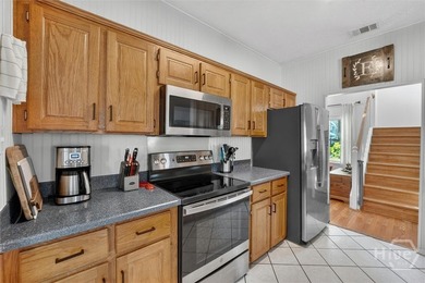Welcome to 18 Angel Oaks Drive, a bright and inviting Wilmington - photo 8