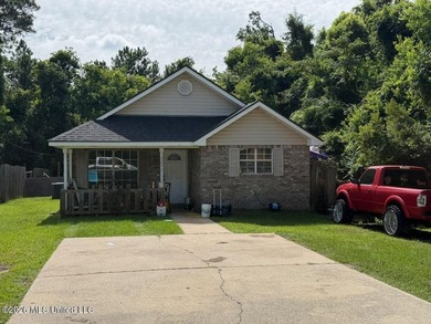 3BR/2BA Brick Home - Prime Gulfport Location Near NAS Gulfport & - photo 2