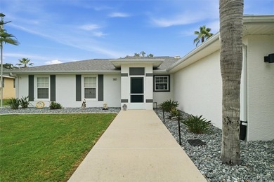 This recently updated interior and decor, well-maintained 3-bed - photo 5