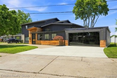 Stunning Luxury Lakefront Home on Belleville Lake Experience the - photo 5