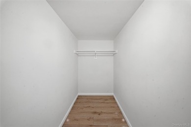 Contemporary Waterfront Condominium with Manhattan Views in - photo 17