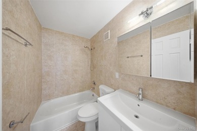 Contemporary Waterfront Condominium with Manhattan Views in - photo 19