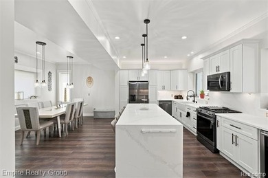 Stunning Luxury Lakefront Home on Belleville Lake Experience the - photo 9