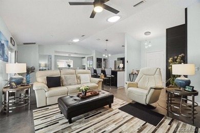 This recently updated interior and decor, well-maintained 3-bed - photo 10