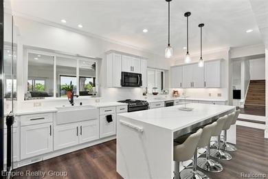 Stunning Luxury Lakefront Home on Belleville Lake Experience the - photo 10