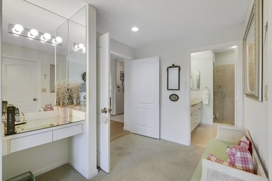 Live the Legends, first floor condo renovated with peaceful lake - photo 20