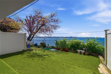 Contemporary Waterfront Condominium with Manhattan Views in - photo 23
