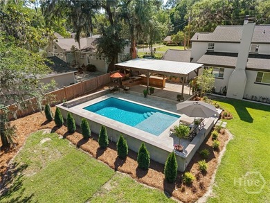 Located in Savannah's desirable Midtown area in the sought-after - photo 2
