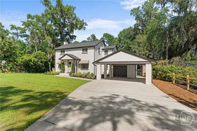 Located in Savannah's desirable Midtown area in the sought-after - photo 4