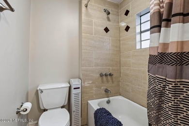 Bring your vision and unlock the potential of this 3-bedroom - photo 17