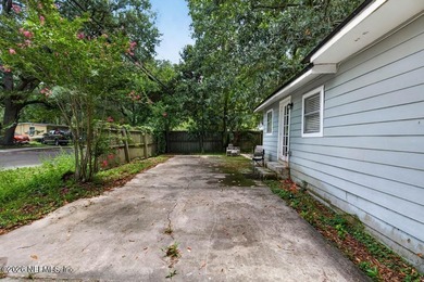 Bring your vision and unlock the potential of this 3-bedroom - photo 19