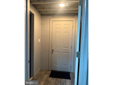 Beautiful, well-maintained Colonial featuring a striking stone - photo 30