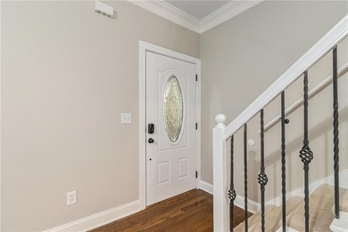 Welcome to your dream lakeside getaway, located in the - photo 4