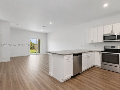 Investor Opportunity with Immediate Cash Flow! Fully leased - photo 3