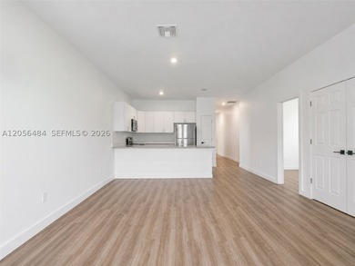Investor Opportunity with Immediate Cash Flow! Fully leased - photo 6