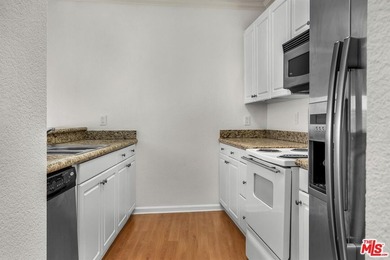 Welcome to 838 Pine Avenue! This top-floor, one-bedroom