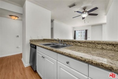 Welcome to 838 Pine Avenue! This top-floor, one-bedroom