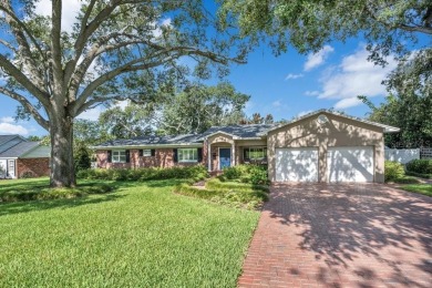 Lake Hollingsworth Home Sale Pending in Lakeland Florida