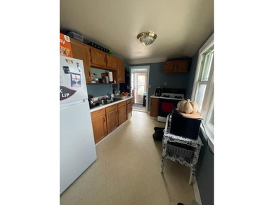 Good Condition 2bd up & 2bd down. Newer windows and Mechanics - photo 2