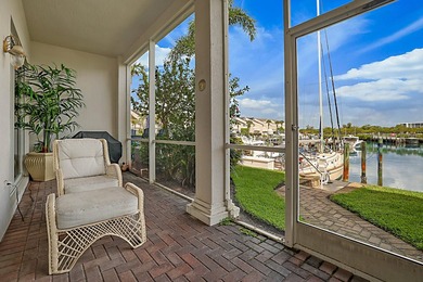 Waterfront Townhouse on the Jupiter Harbour Marina. Elegant and - photo 15