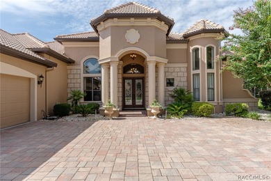 **4 -Bed, 4 -Bath Luxury Estate with added Casita and pool in - photo 4