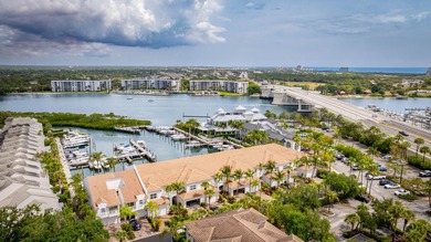 Waterfront Townhouse on the Jupiter Harbour Marina. Elegant and - photo 47