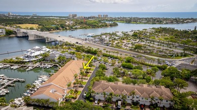 Waterfront Townhouse on the Jupiter Harbour Marina. Elegant and - photo 48