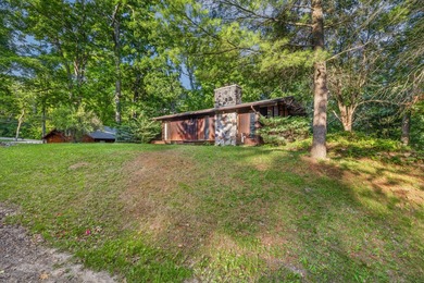 This 2-bedroom, 1-bath cottage in Sunset Hills offers lake - photo 3
