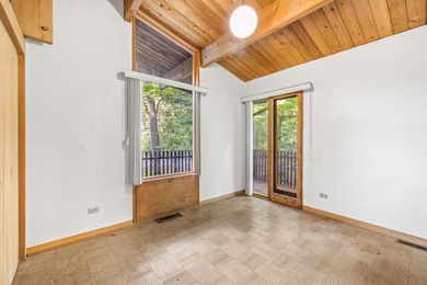 This 2-bedroom, 1-bath cottage in Sunset Hills offers lake - photo 7