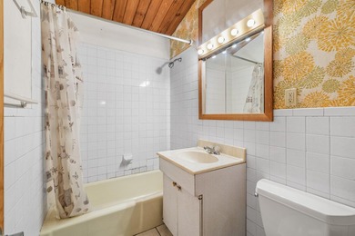 This 2-bedroom, 1-bath cottage in Sunset Hills offers lake - photo 9