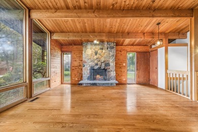 This 2-bedroom, 1-bath cottage in Sunset Hills offers lake - photo 10