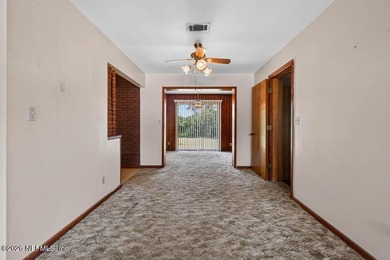 This 3-bedroom, 2-bath home offers a wonderful opportunity to - photo 6