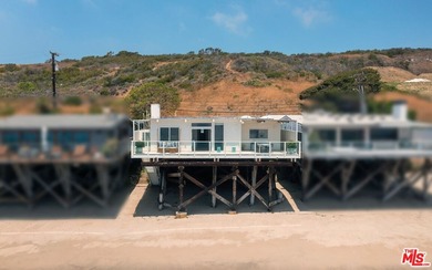 Here is the perfect beach getaway on coveted Malibu Road: - photo 1