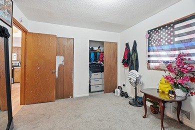 Nice twin home situated on a large corner lot, ideal for - photo 13