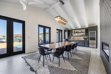Stunning Newly Renovated Waterfront Coastal Retreat, Just - photo 14