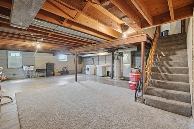 Nice twin home situated on a large corner lot, ideal for - photo 15